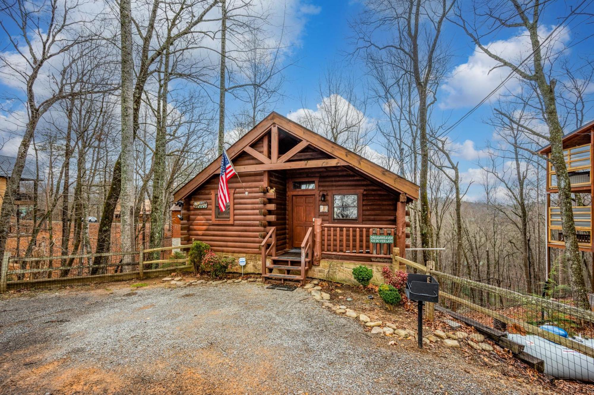 Log Cabin, Hot Tub, Fireplace, Pool Table & Views! Sevierville Ngoại thất bức ảnh