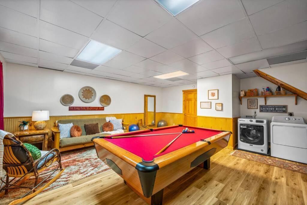 Log Cabin, Hot Tub, Fireplace, Pool Table & Views! Sevierville Ngoại thất bức ảnh