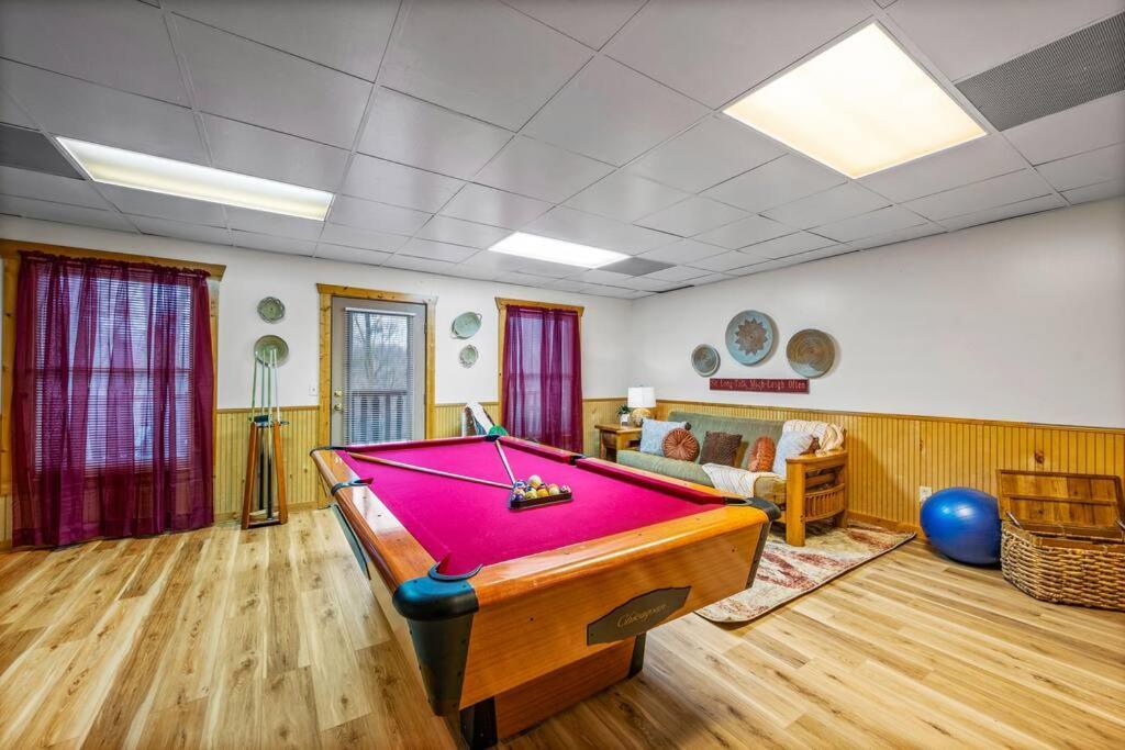 Log Cabin, Hot Tub, Fireplace, Pool Table & Views! Sevierville Ngoại thất bức ảnh